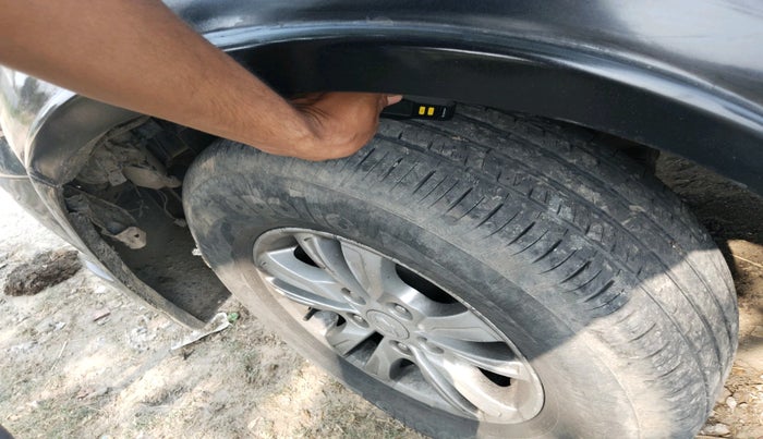 2014 Ssangyong Rexton RX7, Diesel, Automatic, 1,64,122 km, tyre