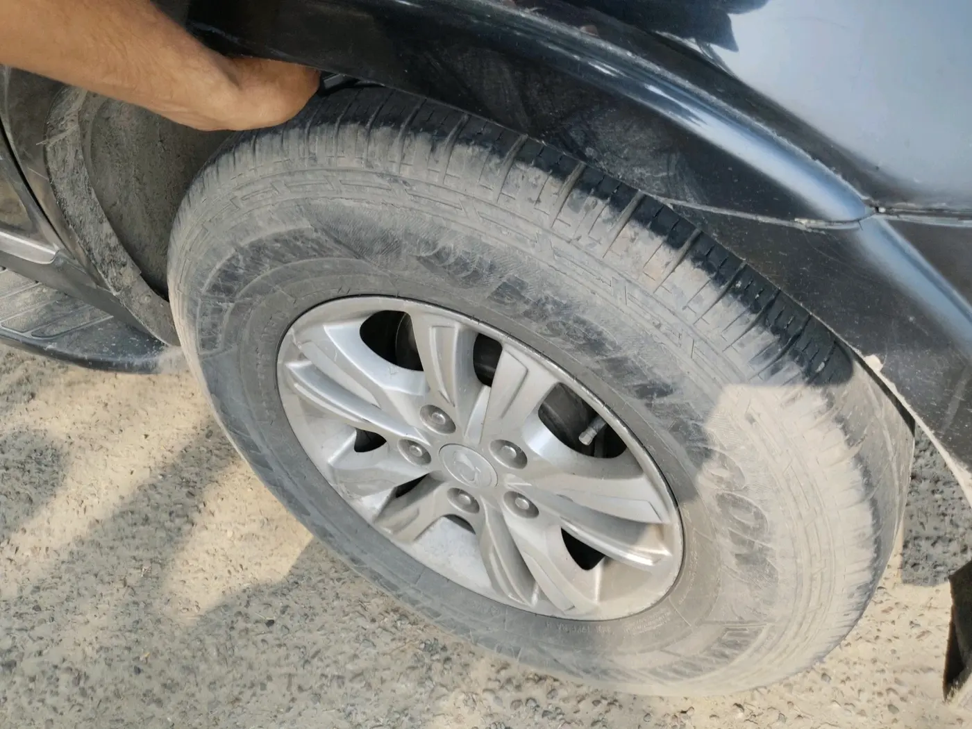 2014 Ssangyong Rexton RX7, Diesel, Automatic, 1,64,122 km, tyre