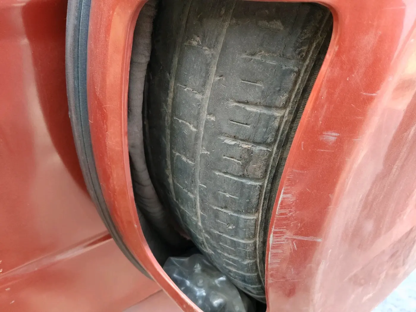 2017 Mahindra TUV300 T8, Diesel, Manual, 80,459 km, tyre
