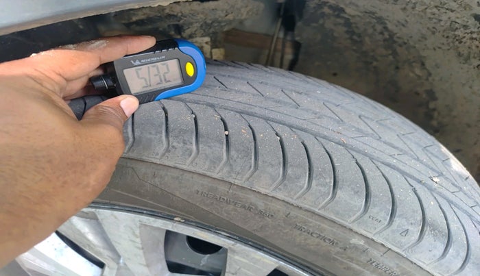 2025 Skoda KUSHAQ Classic 1.0L TSI, Petrol, Manual, 12,019 km, tyre