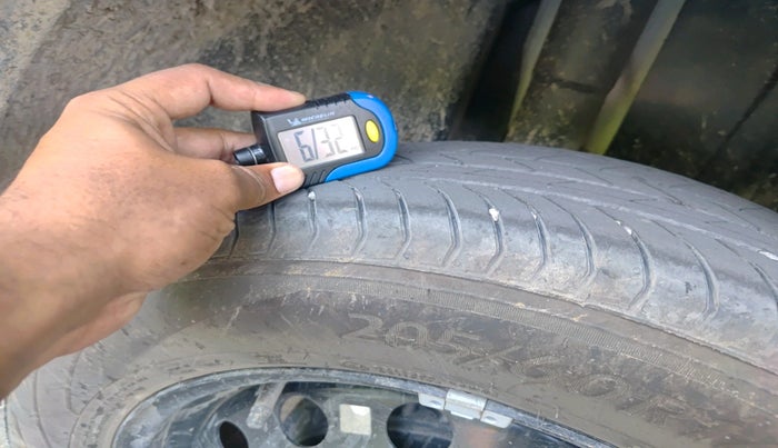 2025 Skoda KUSHAQ Classic 1.0L TSI, Petrol, Manual, 12,019 km, tyre