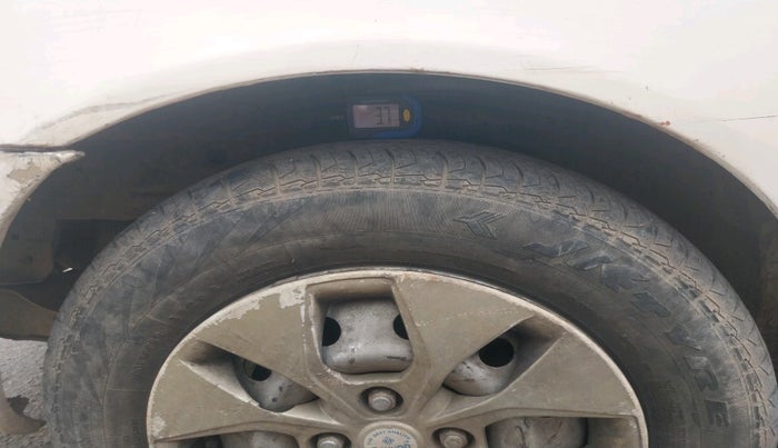 2012 Hyundai Accent GLE, CNG, Manual, 1,40,490 km, tyre