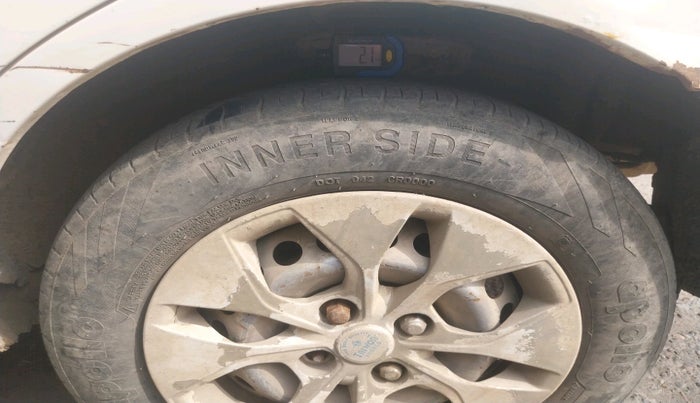 2012 Hyundai Accent GLE, CNG, Manual, 1,40,490 km, tyre