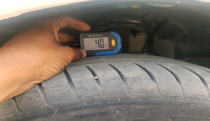 2020 Ford Ecosport TITANIUM 1.5L SPORTS(SUNROOF) DIESEL, Diesel, Manual, 1,30,341 km, tyre