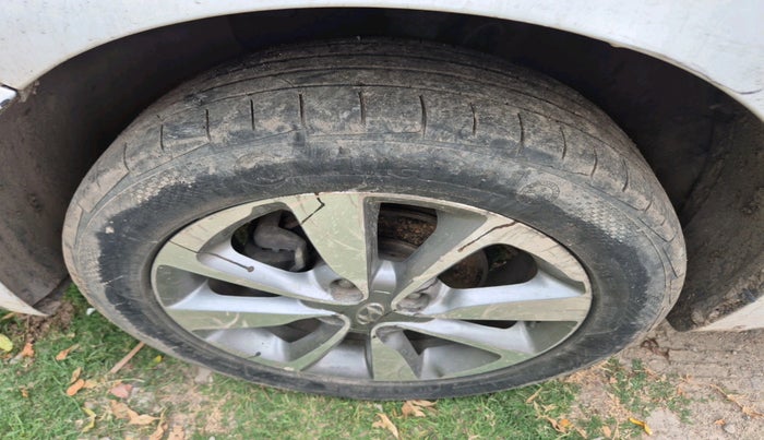 2015 Hyundai Elite i20 ASTA 1.2, Petrol, Manual, 70,123 km, tyre