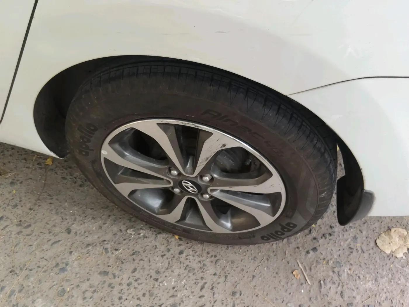 2014 Hyundai Xcent SX 1.2 (O), Petrol, Manual, 53,004 km, tyre