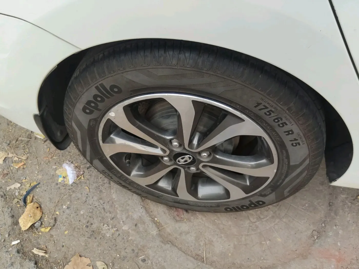 2014 Hyundai Xcent SX 1.2 (O), Petrol, Manual, 53,004 km, tyre