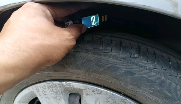 2011 Hyundai i10 SPORTZ 1.2 AT, Petrol, Automatic, 1,01,976 km, tyre