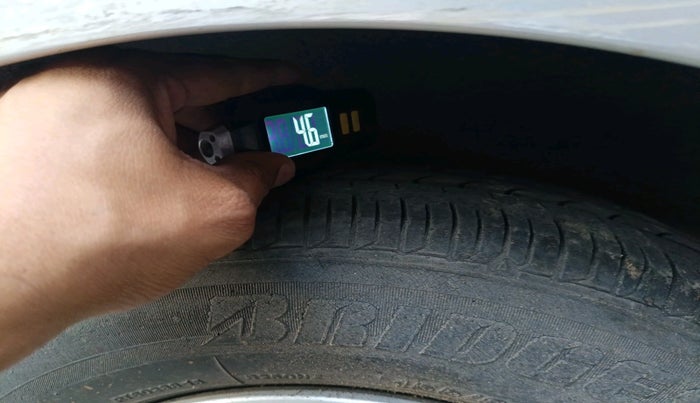 2011 Hyundai i10 SPORTZ 1.2 AT, Petrol, Automatic, 1,01,976 km, tyre