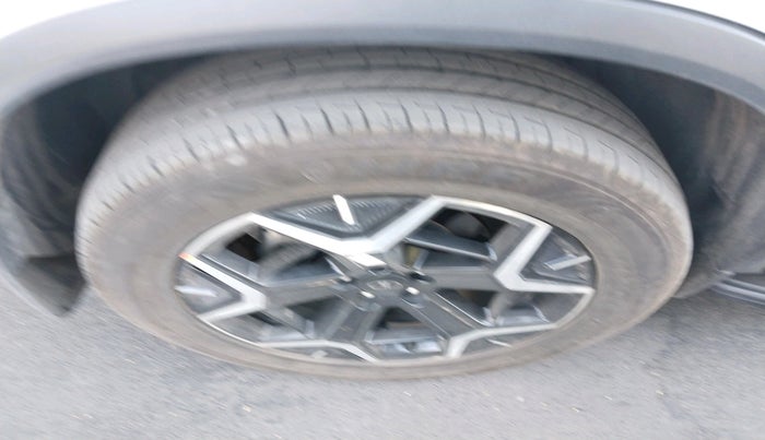 2024 Tata Safari ACCOMPLISHED DUAL TONE, Diesel, Manual, 19,523 km, tyre