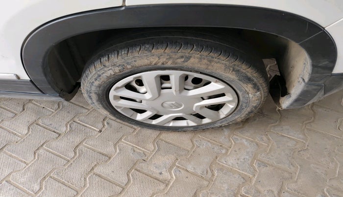 2021 Maruti Vitara Brezza LXI, Petrol, Manual, 77,642 km, tyre