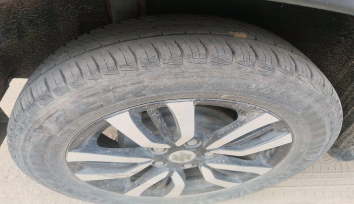 2017 Maruti Vitara Brezza VDI (O), Diesel, Manual, 46,880 km, tyre