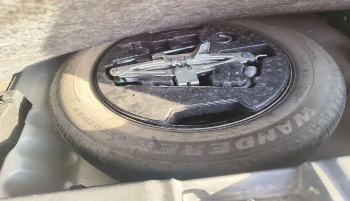 2024 Maruti BREZZA ZXI S-CNG, CNG, Manual, 58,757 km, tyre