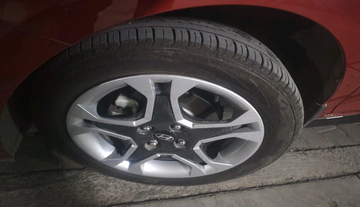 2025 Hyundai NEW I20 SPORTZ 1.2 IVT, Petrol, Automatic, 3,579 km, tyre
