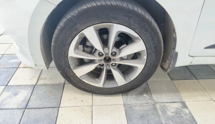 2016 Hyundai Elite i20 ASTA 1.4 CRDI, Diesel, Manual, 1,83,354 km, tyre