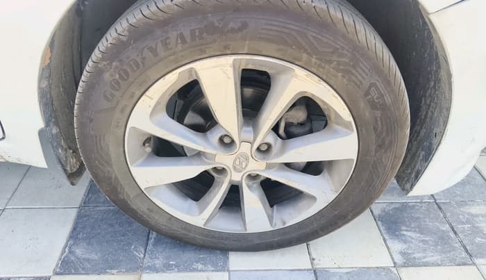 2016 Hyundai Elite i20 ASTA 1.4 CRDI, Diesel, Manual, 1,83,354 km, tyre