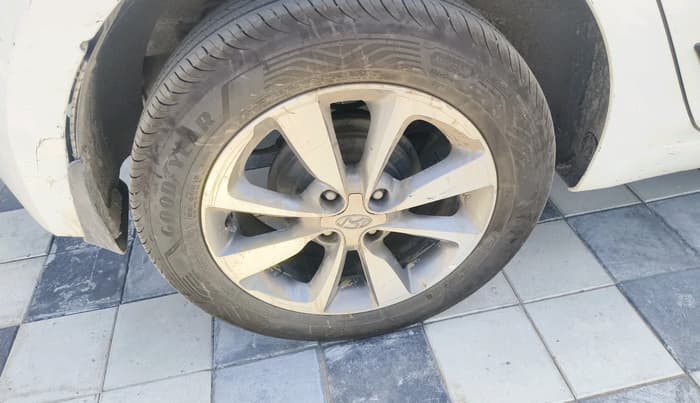 2016 Hyundai Elite i20 ASTA 1.4 CRDI, Diesel, Manual, 1,83,354 km, tyre