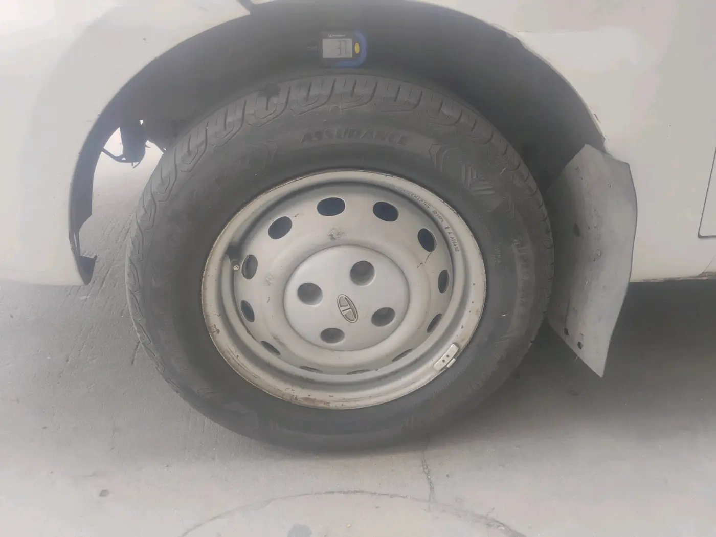 2015 Tata Indica Vista LS QUADRAJET, Diesel, Manual, 1,17,580 km, tyre