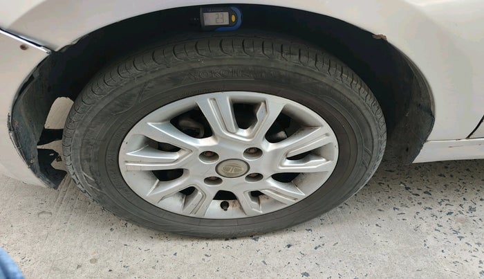 2018 Tata Tiago XZ PETROL, CNG, Manual, 1,07,730 km, tyre