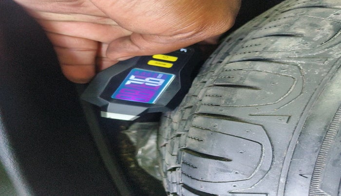 2017 Jeep Compass LIMITED 2.0 DIESEL, Diesel, Manual, 1,14,030 km, tyre