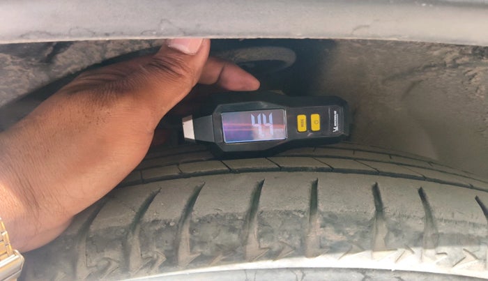 2017 Jeep Compass LIMITED 2.0 DIESEL, Diesel, Manual, 1,14,030 km, tyre