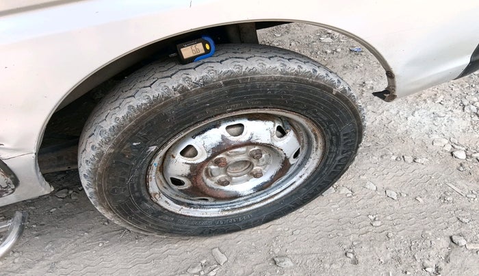 2012 Maruti Eeco 7 STR, CNG, Manual, 13,520 km, tyre