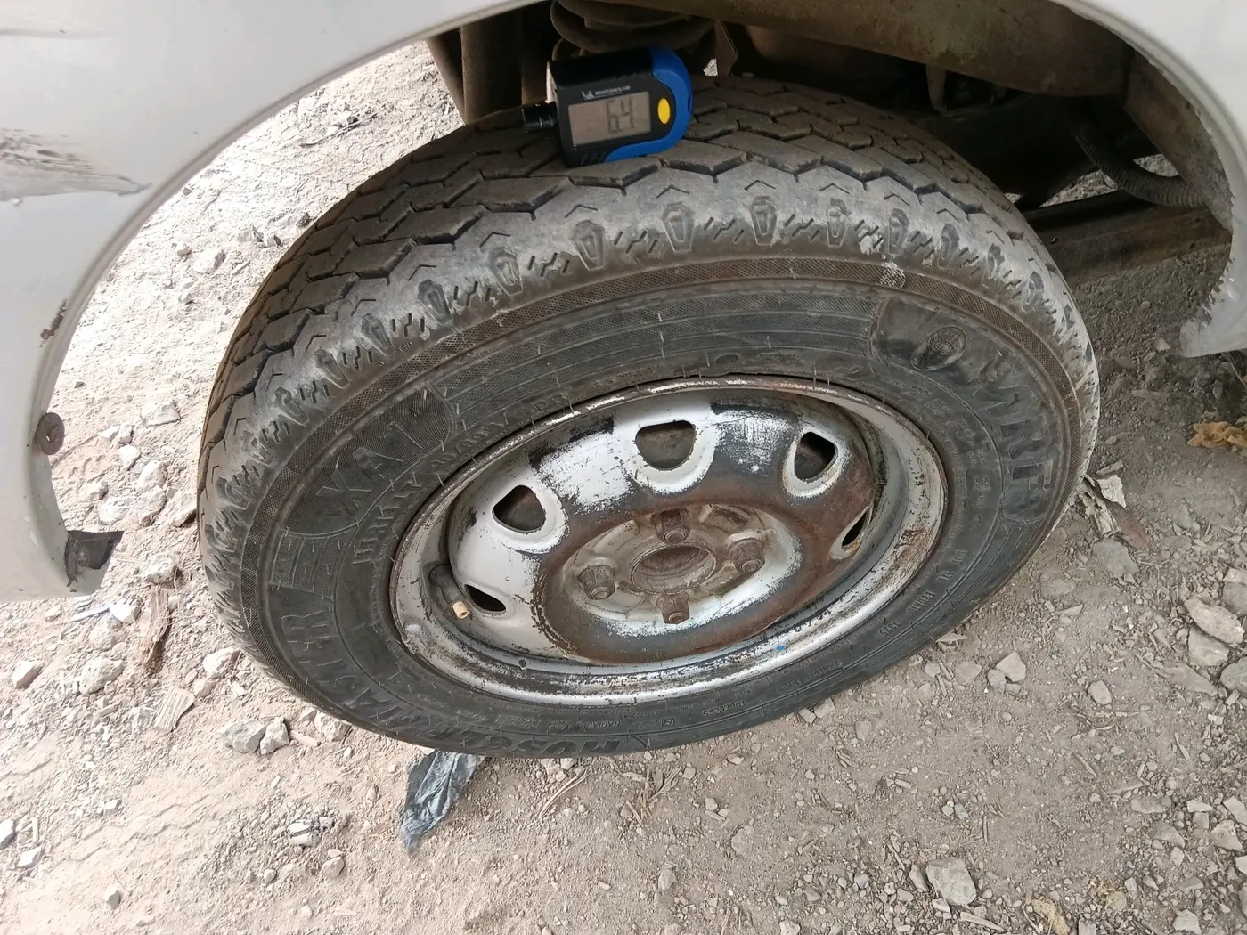 2012 Maruti Eeco 7 STR, CNG, Manual, 13,520 km, tyre