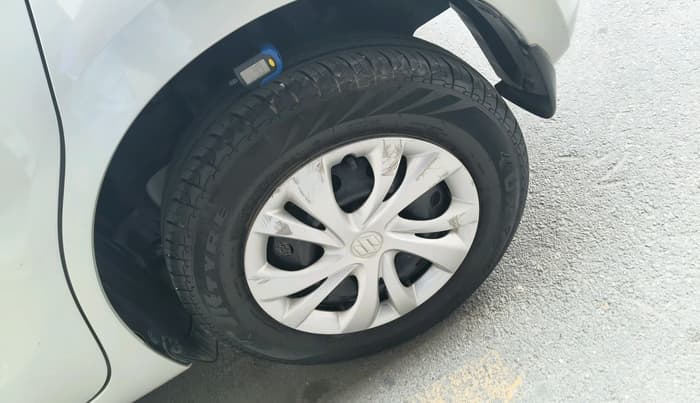 2022 Maruti Swift VXI, Petrol, Manual, 32,978 km, tyre