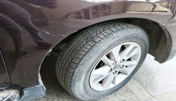 2017 Toyota Innova Crysta 2.8 GX AT 7 STR, Diesel, Automatic, 1,28,739 km, tyre