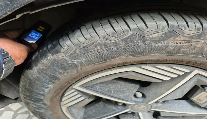 2023 Tata NEXON FEARLESS + SUNROOF DCA DUAL TONE 1.2 PETROL, Petrol, Automatic, 11,643 km, tyre