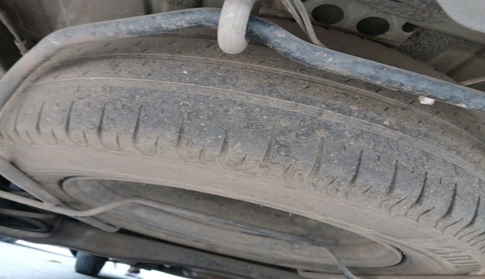 2021 Maruti Ertiga VXI CNG, CNG, Manual, 1,02,509 km, tyre