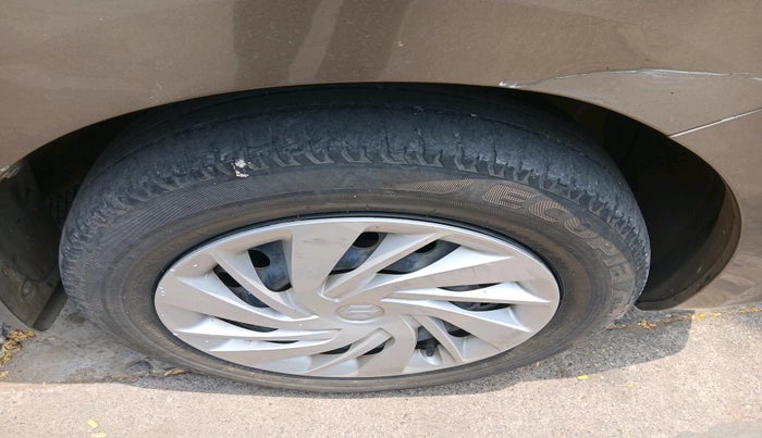 2021 Maruti Ertiga VXI CNG, CNG, Manual, 1,02,509 km, tyre