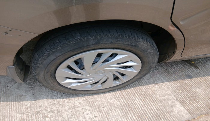 2021 Maruti Ertiga VXI CNG, CNG, Manual, 1,02,509 km, tyre