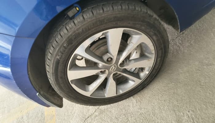 2016 Hyundai Elite i20 ASTA 1.2 (O), Petrol, Manual, 1,12,079 km, tyre