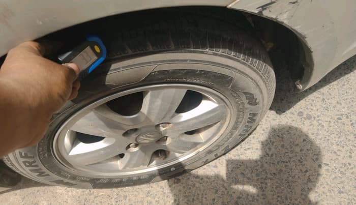 2011 Maruti Swift Dzire ZXI, Petrol, Manual, 56,105 km, tyre
