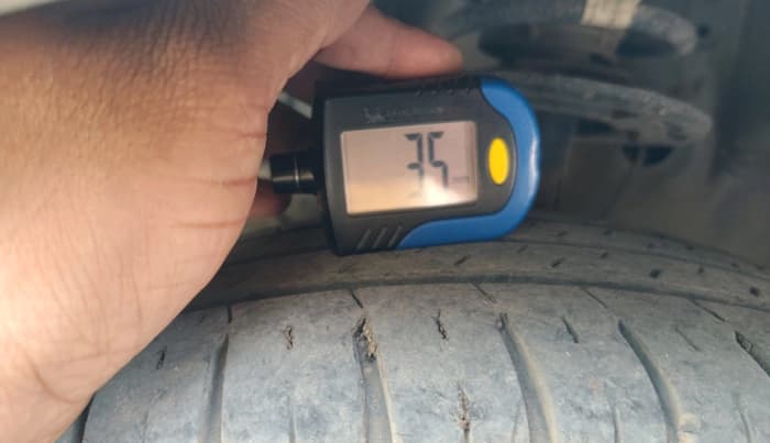 2022 Maruti Ertiga VXI CNG, CNG, Manual, 43,693 km, tyre