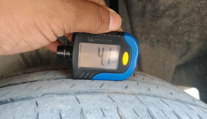 2022 Maruti Ertiga VXI CNG, CNG, Manual, 43,693 km, tyre