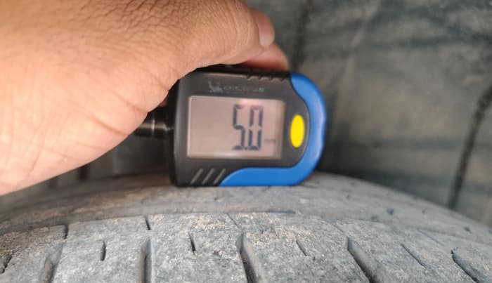 2022 Maruti Ertiga VXI CNG, CNG, Manual, 43,693 km, tyre