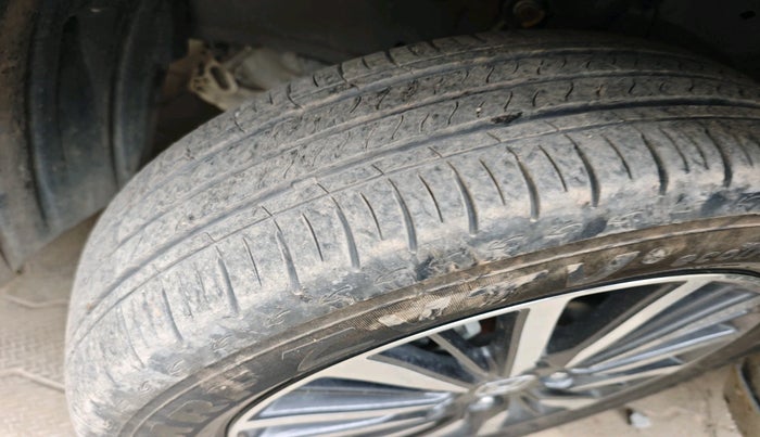 2025 Honda Amaze ZX 1.2 Petrol CVT, Petrol, Automatic, 5,819 km, tyre