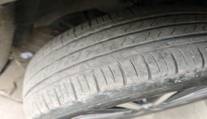 2025 Honda Amaze ZX 1.2 Petrol CVT, Petrol, Automatic, 5,819 km, tyre