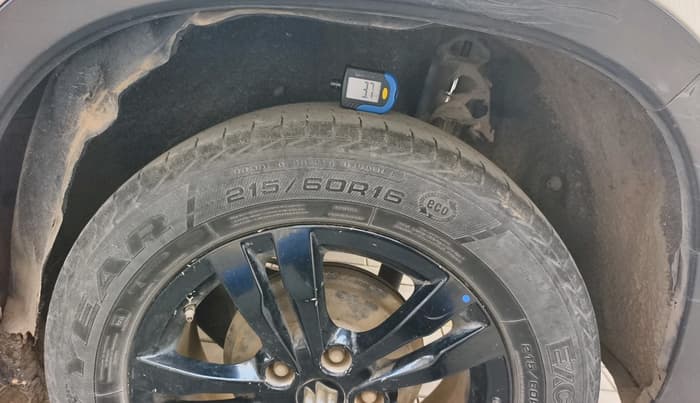 2018 Maruti Vitara Brezza ZDI PLUS, Diesel, Manual, 1,19,614 km, tyre