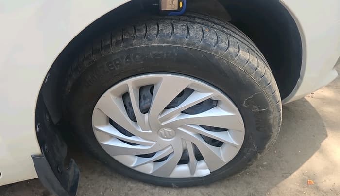 2021 Maruti Ertiga VXI SHVS, Petrol, Manual, 71,934 km, tyre