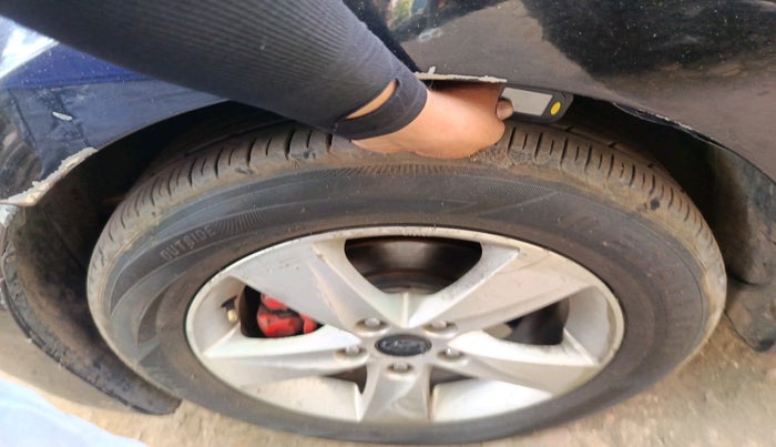 2013 Hyundai New Elantra 1.6 BASE DIESEL, Diesel, Manual, 1,17,678 km, tyre