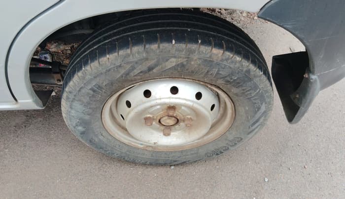 2010 Maruti Alto LXI, Petrol, Manual, 1,13,040 km, tyre