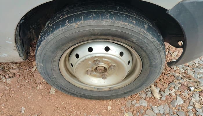 2010 Maruti Alto LXI, Petrol, Manual, 1,13,040 km, tyre