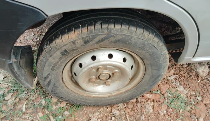2010 Maruti Alto LXI, Petrol, Manual, 1,13,040 km, tyre