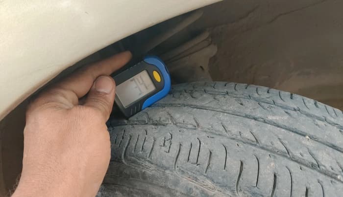 2011 Maruti Alto K10 VXI, CNG, Manual, 1,82,870 km, tyre
