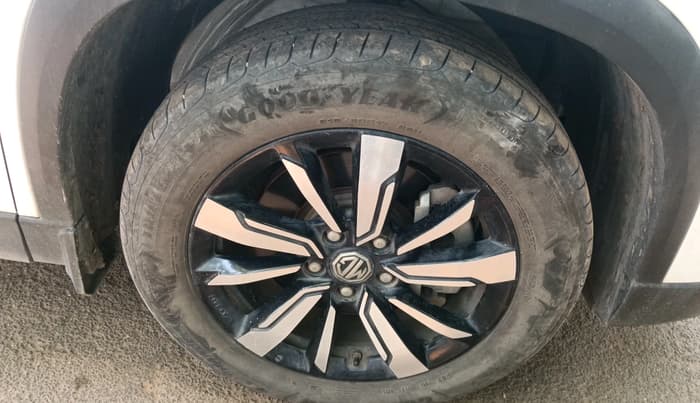 2020 MG HECTOR SHARP 2.0 DIESEL, Diesel, Manual, 50,211 km, tyre