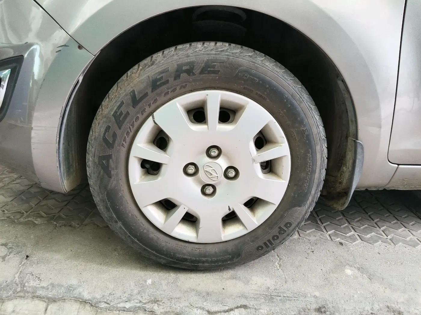2013 Hyundai i20 MAGNA 1.2, Petrol, Manual, 24,745 km, tyre