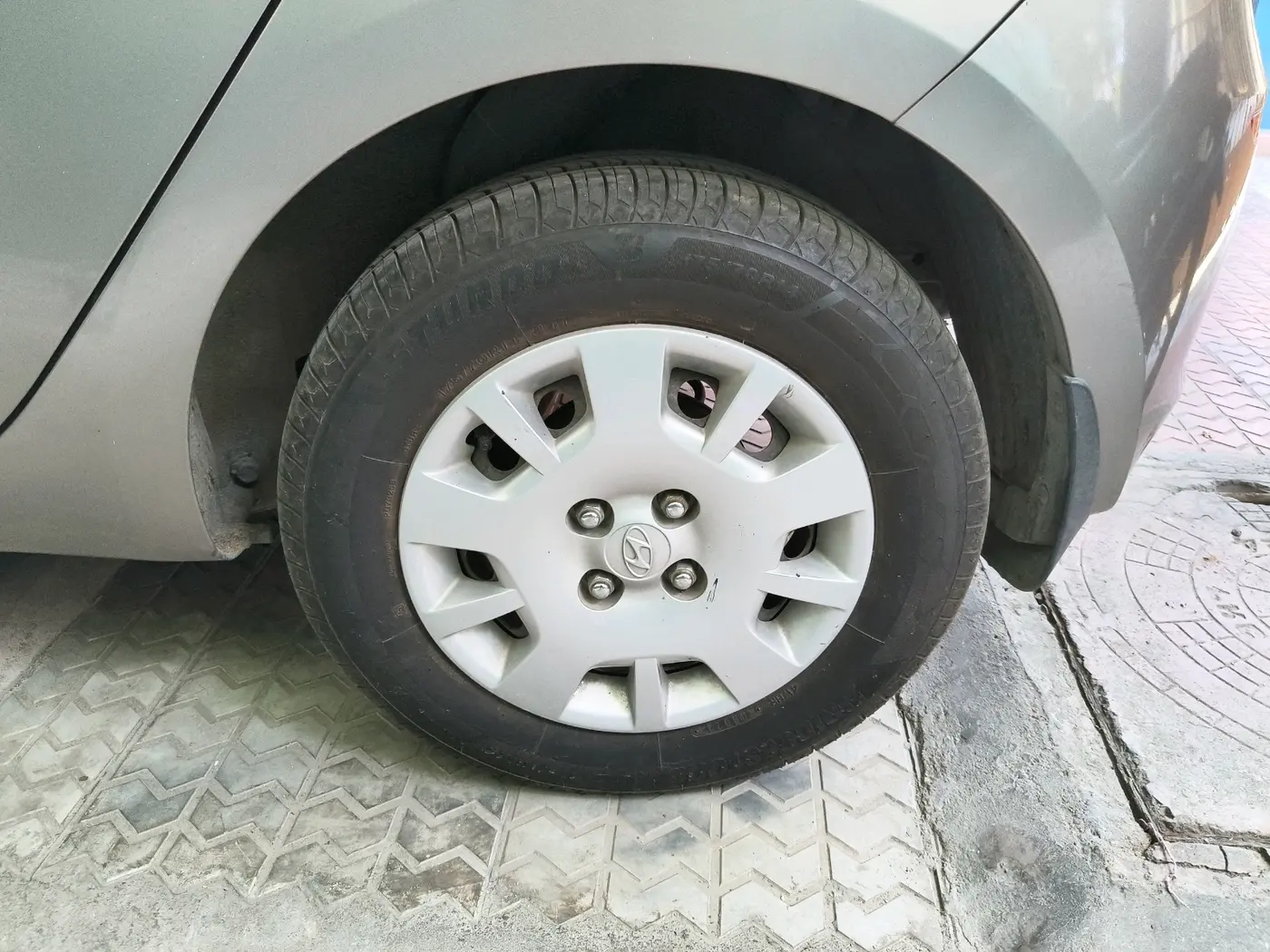 2013 Hyundai i20 MAGNA 1.2, Petrol, Manual, 24,745 km, tyre